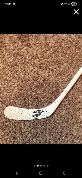 Junior Bauer Vapor Hyperlite Right Handed Hockey Stick P92 50 Flex (Used)