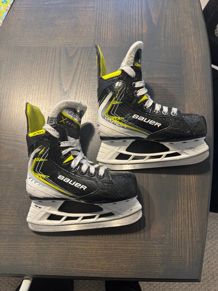 2025 Bauer Vapor Fly40 Hockey Skates 12 (Used)
