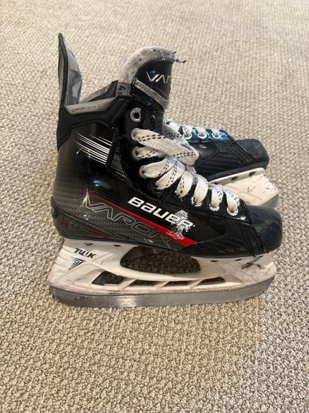 2022 Bauer Vapor X3 Hockey Skates Regular Width Size 4.5 (Used)