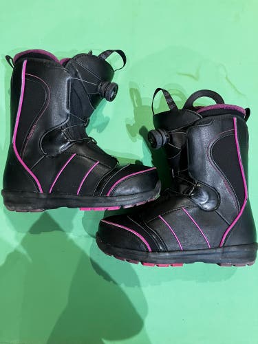 Salomon PEARL BOA Snowboard Boots | Size 7W
