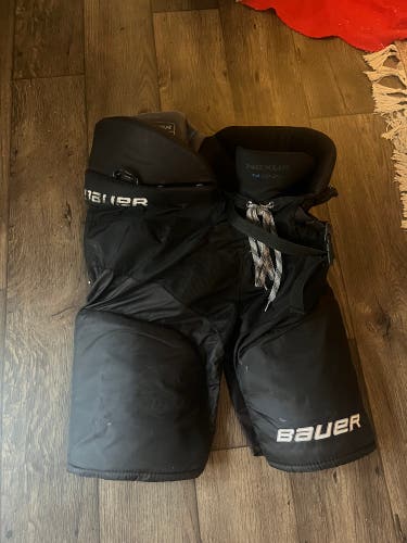 Men's Senior Large Bauer Nexus Hockey Pants (Used)