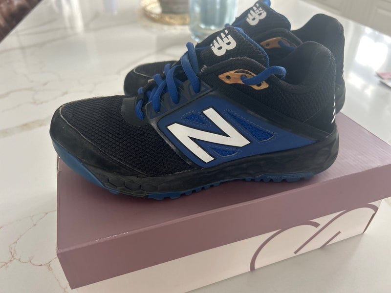 Black Kid's 5Y (Big Kids / Youth) Youth New Balance Low Top Turf shoes (Used)