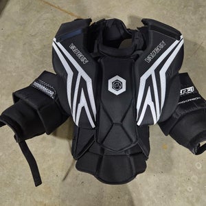 Large 2025 Vaughn SLR4 Pro Carbon Goalie Chest Protector (Used)