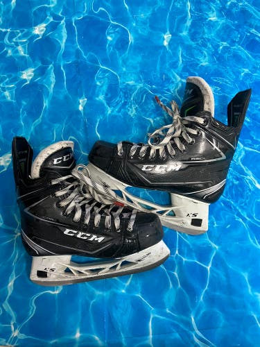 Intermediate CCM Ribcor 78K Hockey Skates Size 4 (Used)