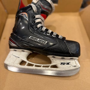 2017 Bauer Vapor X500 Hockey Skates Regular Width 12 (Used)