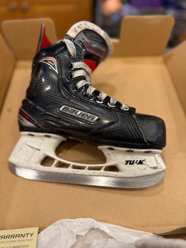 2017 Bauer Vapor X500 Hockey Skates Regular Width 12 (Used)