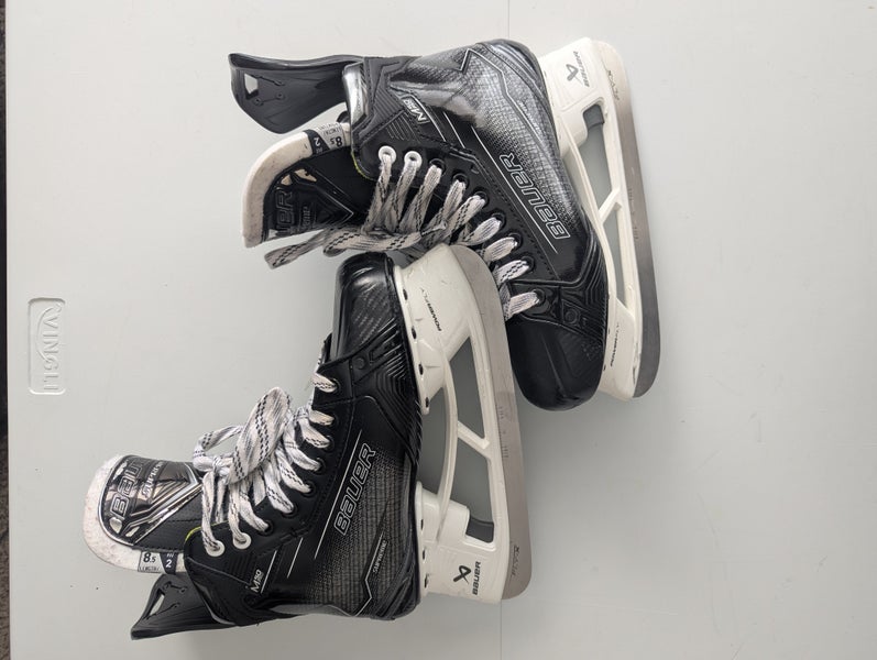 2025 Bauer Supreme M50 Pro Hockey Skates Regular Width 8.5 (Used)