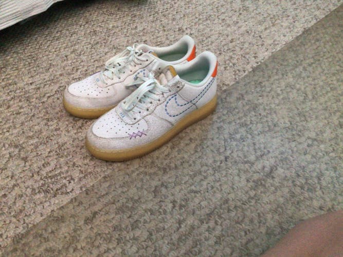 White Men's Size M 8.5 (W 9.5) Adult Nike Air Force 1 Shoes (Used)