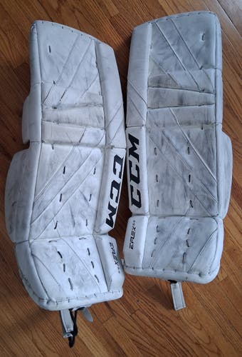 28+1" CCM Extreme Flex 5.5 Goalie Leg Pads (Used)