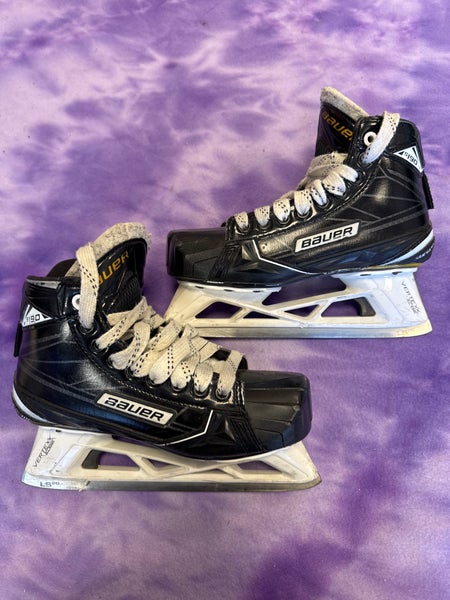 Junior Bauer Supreme S190 Hockey Goalie Skates Regular Width Size 4 (Used)
