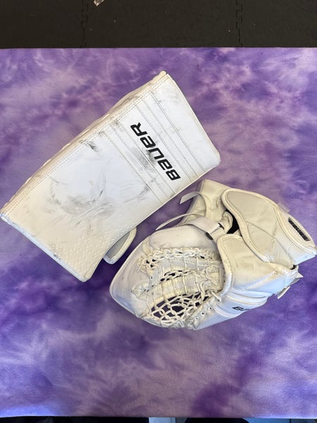 White Junior Bauer GSX Goalie Gloves & Blockers Regular (Used)