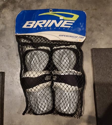 NWT Medium/Large Adult Brine Supercrosse Arm Pads (New)