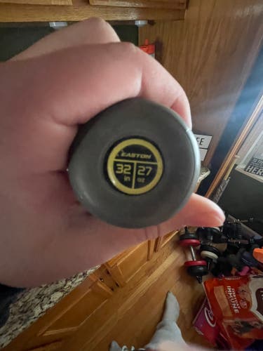 Easton Hype Fire Composite USSSA Certified Bat (-5) 27 oz 32" (Used)