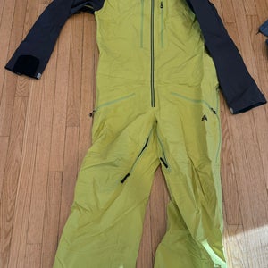 Yellowish Men's Large Strafe Shell Suit (Used)