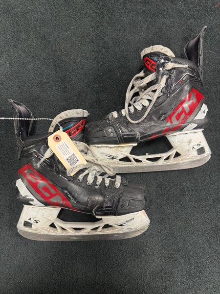 Intermediate CCM JetSpeed FT680 Hockey Skates Regular Width 6.5 (Used)