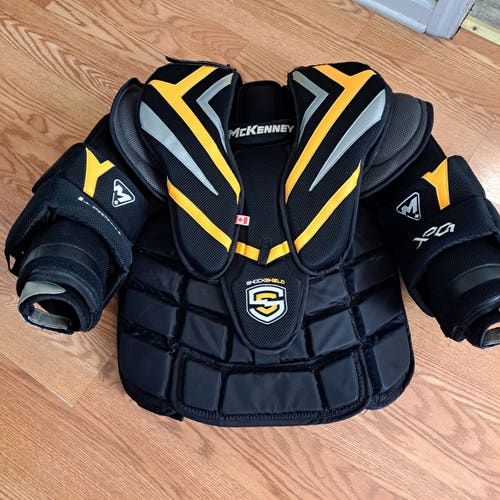 Medium Mckenney XPG1 Goalie Chest Protector Pro Stock (Used)