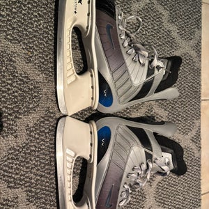 Nike Quest V4 Hockey Skates Regular Width 8.5 (Used)