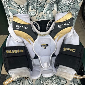 Medium Vaughn Epic 8400 Goalie Chest Protector (Used)