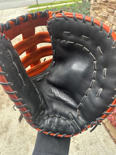 Wilson A2000 RH First Base Baseball Glove 12" (Used)