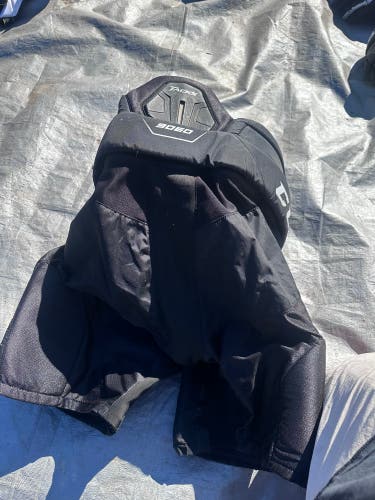 Men's Junior Large CCM Tacks 9060 Hockey Pants (Used)