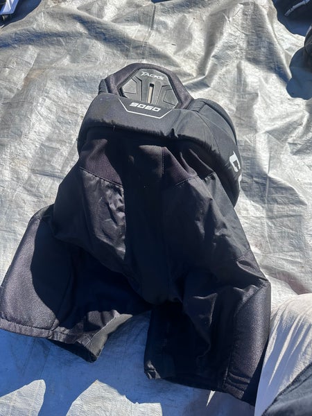Men's Junior Large CCM Tacks 9060 Hockey Pants (Used)