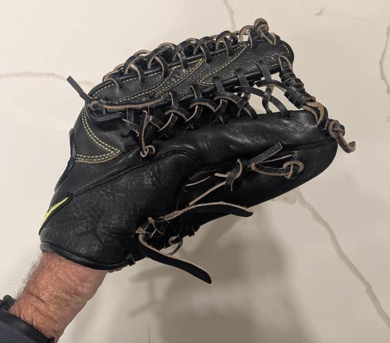 Nike ShaDo Pro Edge Trapeze 12.5" Baseball Glove with Rare Michael Jordan Logo