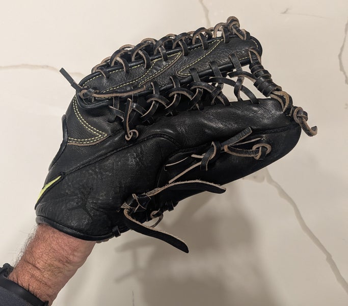 Nike ShaDo Pro Edge Trapeze 12.5" Baseball Glove with Rare Michael Jordan Logo