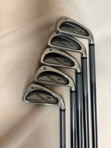 Men's Wilson Fat Shaft Right Handed Iron Set Regular Flex 5 Pieces Graphite Shaft (Used)
