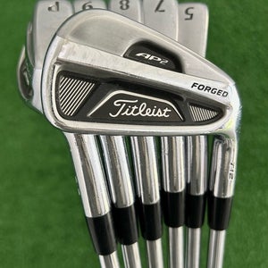 Titleist AP2 712 Forged Iron Set 5-P / Dynamic Gold 120 Stiff