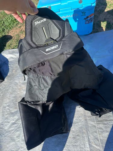 Men's Junior XL CCM Tacks 9060 Hockey Pants (Used)