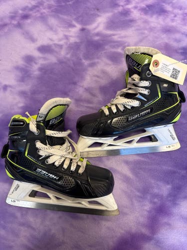 Junior Bauer GSX Hockey Goalie Skates Regular Width Size 3 (Used)
