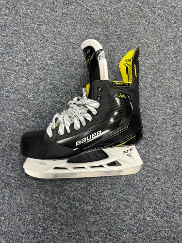 Bauer Supreme M4 Hockey Skates Regular Width (New)
