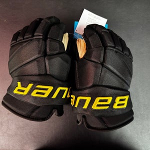 Bauer Vapor Pro Gloves Pro Stock (New) (Canucks black skate colourway)