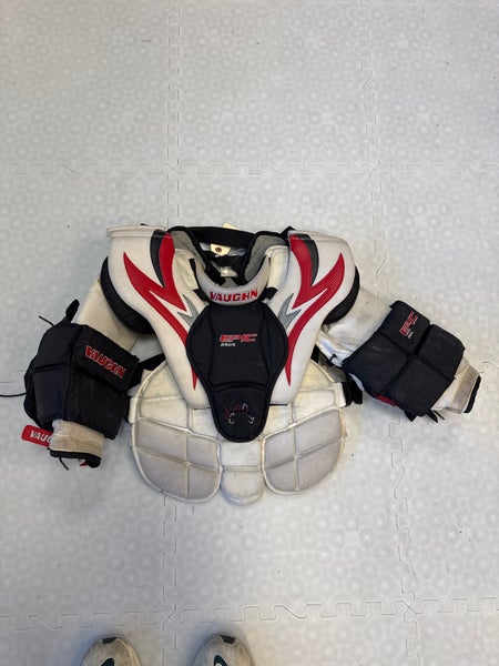 Junior Large Vaughn Epic 8404 Goalie Chest Protector (Used)