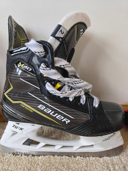 2024 Bauer Supreme M40 Hockey Skates Size 2 (New)