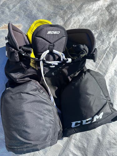 Men's Junior Medium CCM Tacks 9060 Hockey Pants (Used)