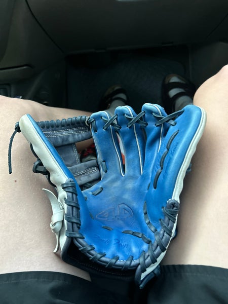 Baseball Glove Break ins, Cleaning, Relacing, and Restoing
