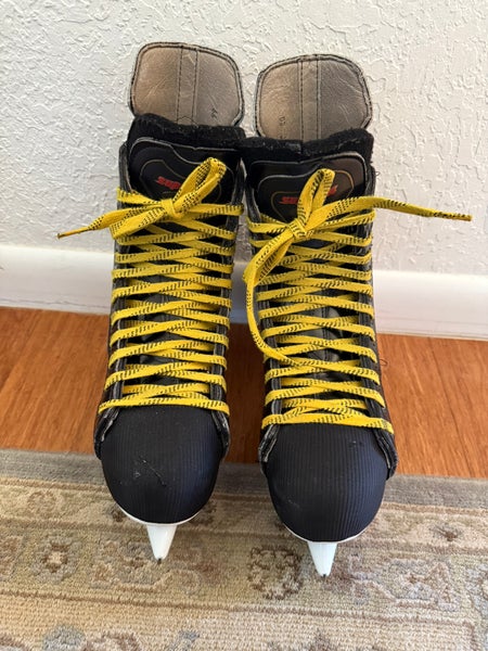 2000 Bauer Supreme 3000 Hockey Skates Regular Width 9 (Used)