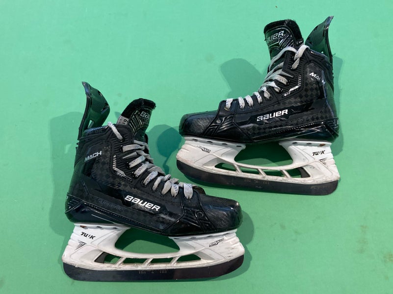 Intermediate Bauer Supreme Mach Hockey Skates 6.5 (Used)