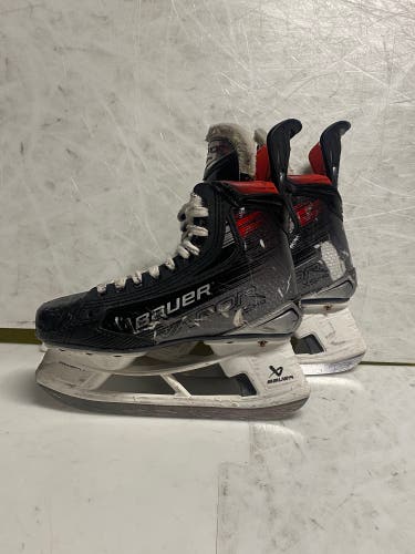 2023 Bauer Vapor X5 Pro Hockey Skates Regular Width Size 3 (Used)