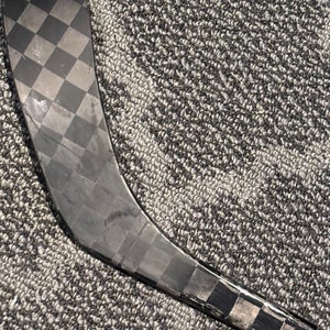 Intermediate Extra Lite Left Hand Hockey Stick P28 Pro Stock (Used)