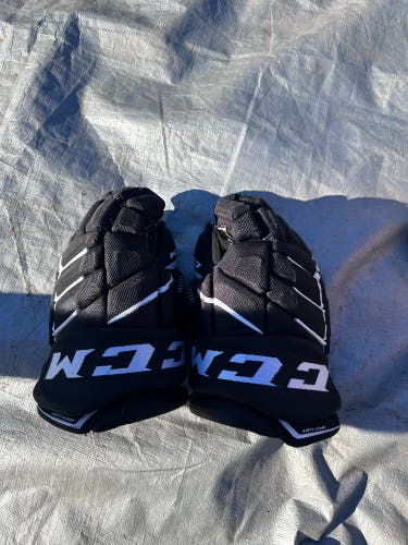 CCM JetSpeed FT390 Gloves 14" (Used)