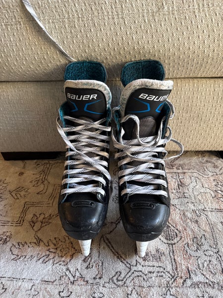 Bauer XLP Hockey Skates Regular Width 8.5 (Used)