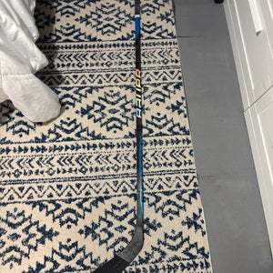 Senior Bauer Nexus Sync Right Handed Hockey Stick 87 Flex (Used)