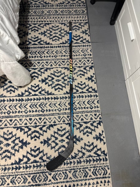 Senior Bauer Nexus Sync Right Handed Hockey Stick 87 Flex (Used)