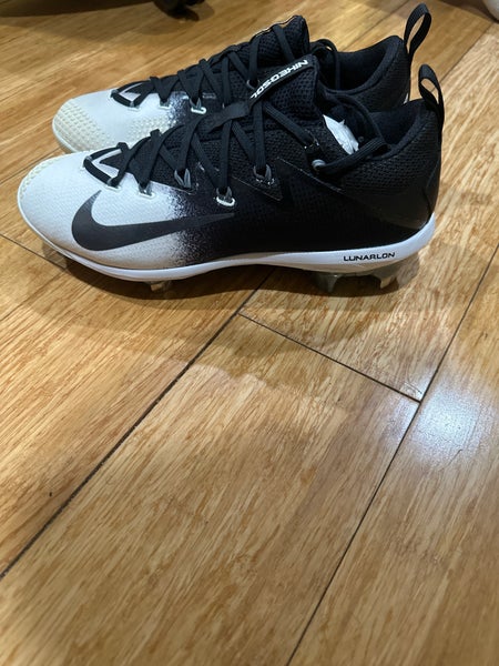 Men's Size M 8.0 (W 9.0) Nike vapor (New)