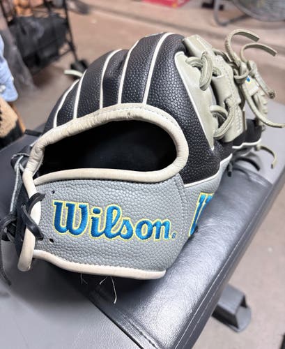 2022 Infield RH Wilson A2000 1786 Baseball Glove 11.5" (New)
