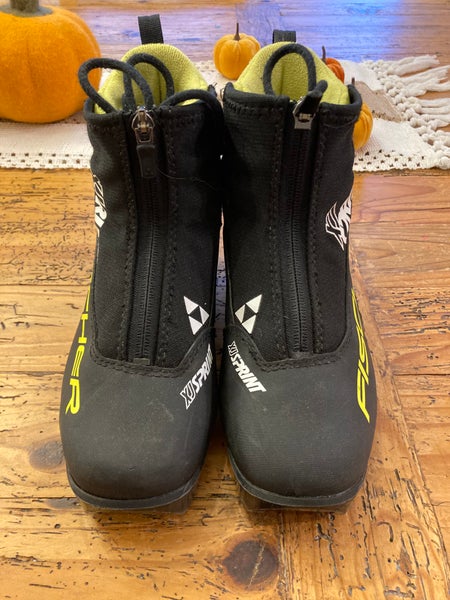 Classic Size 3.0 Fischer XJ Sprint Cross Country Ski Boots (Used)