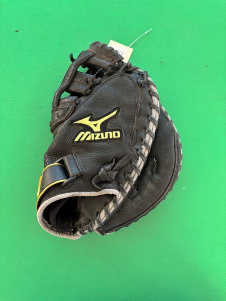 Black Mizuno Prospect RH Catcher's Softball Glove 32.5"