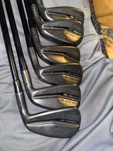 Cobra King Forged Tec Black RH Iron Set Stiff 5-PW
